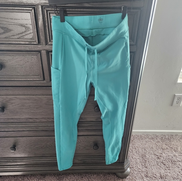 ALO Yoga Pants - Alo checkpoint leggings